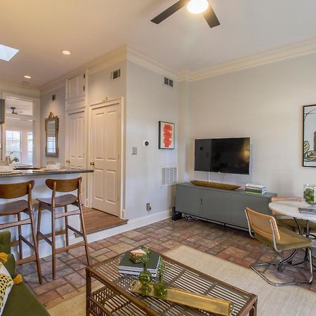 Private Patio Retreat In Charming Downtown Apartment Savannah Exterior photo